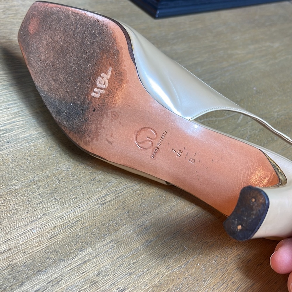 ST. JOHN SLINGBACK HEELS - Picture 8 of 10